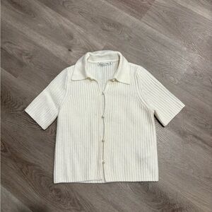 Abercrombie & Fitch
Short-Sleeve Pearl Button Collared Cardigan